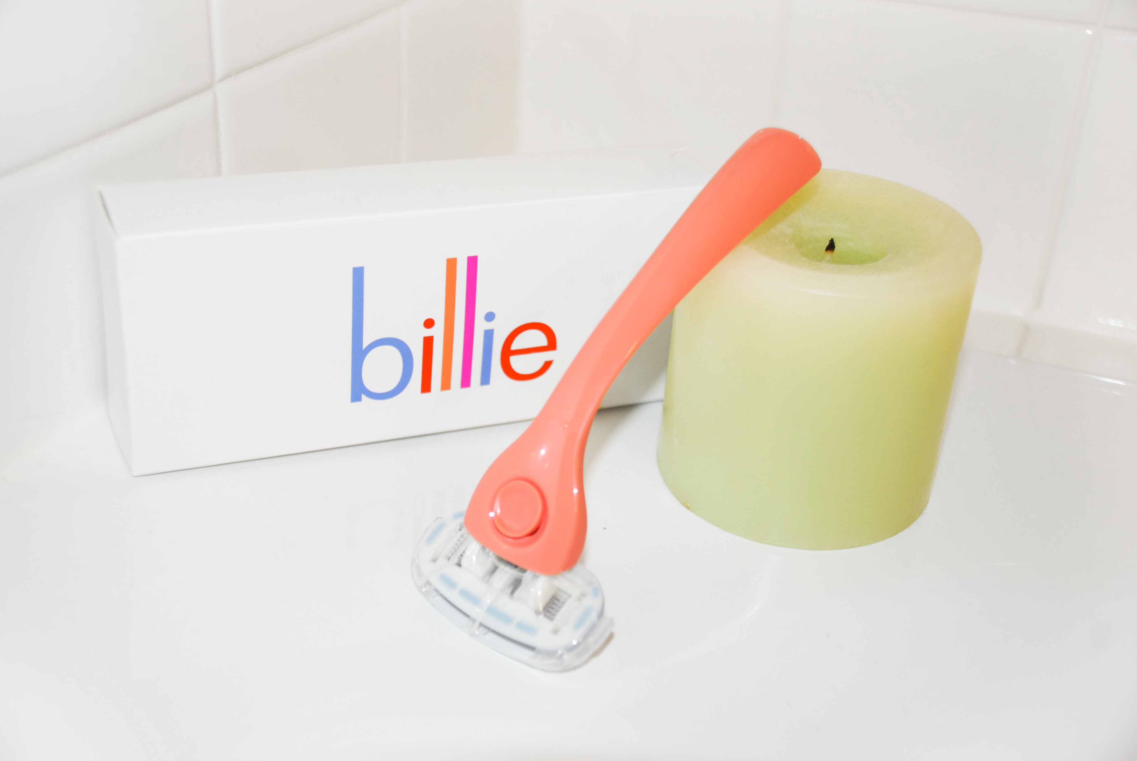 Coral Billy Shaving Blade with box and green candle 